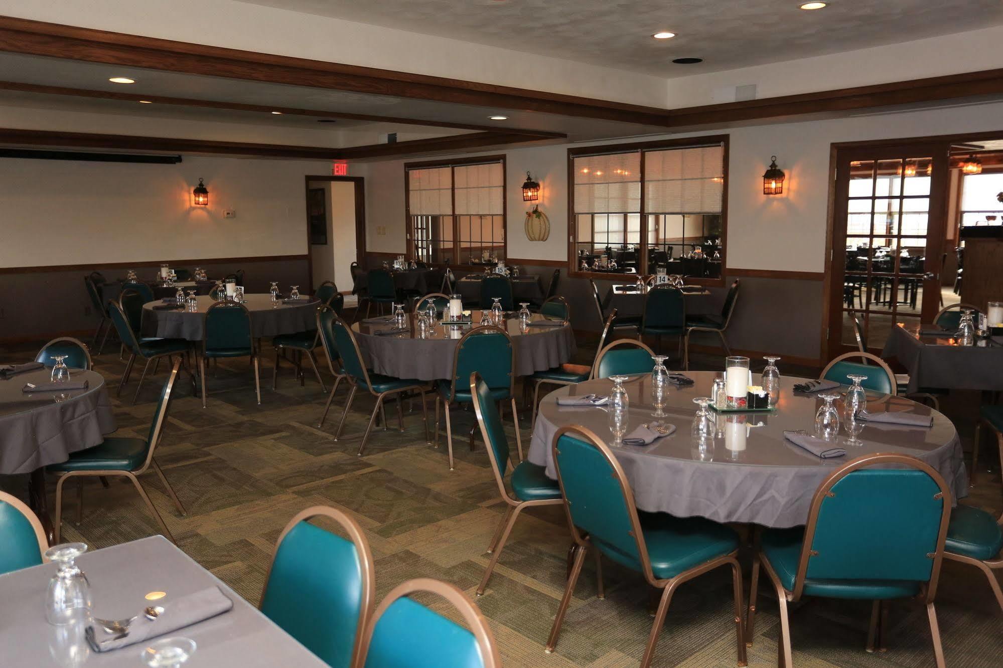 Shawano Four Seasons Resort Esterno foto