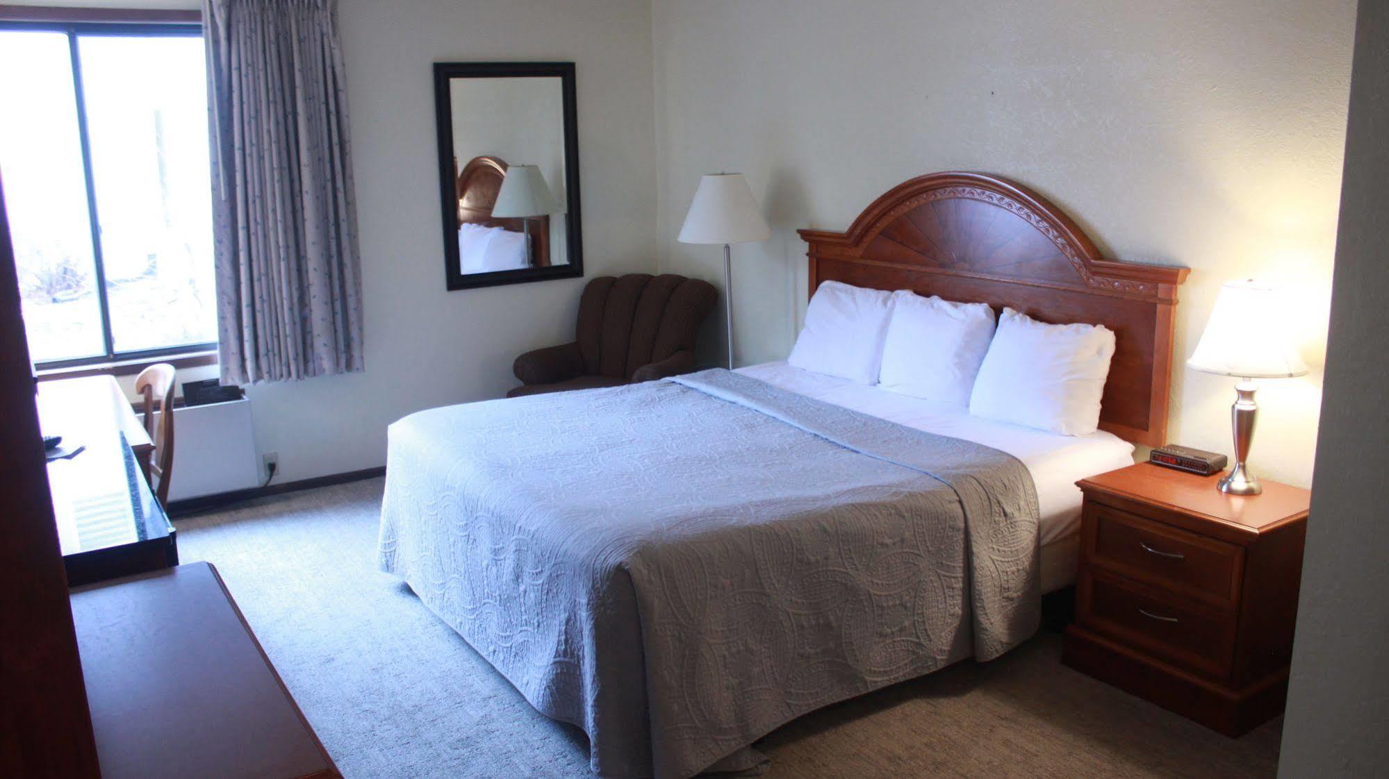 Shawano Four Seasons Resort Esterno foto