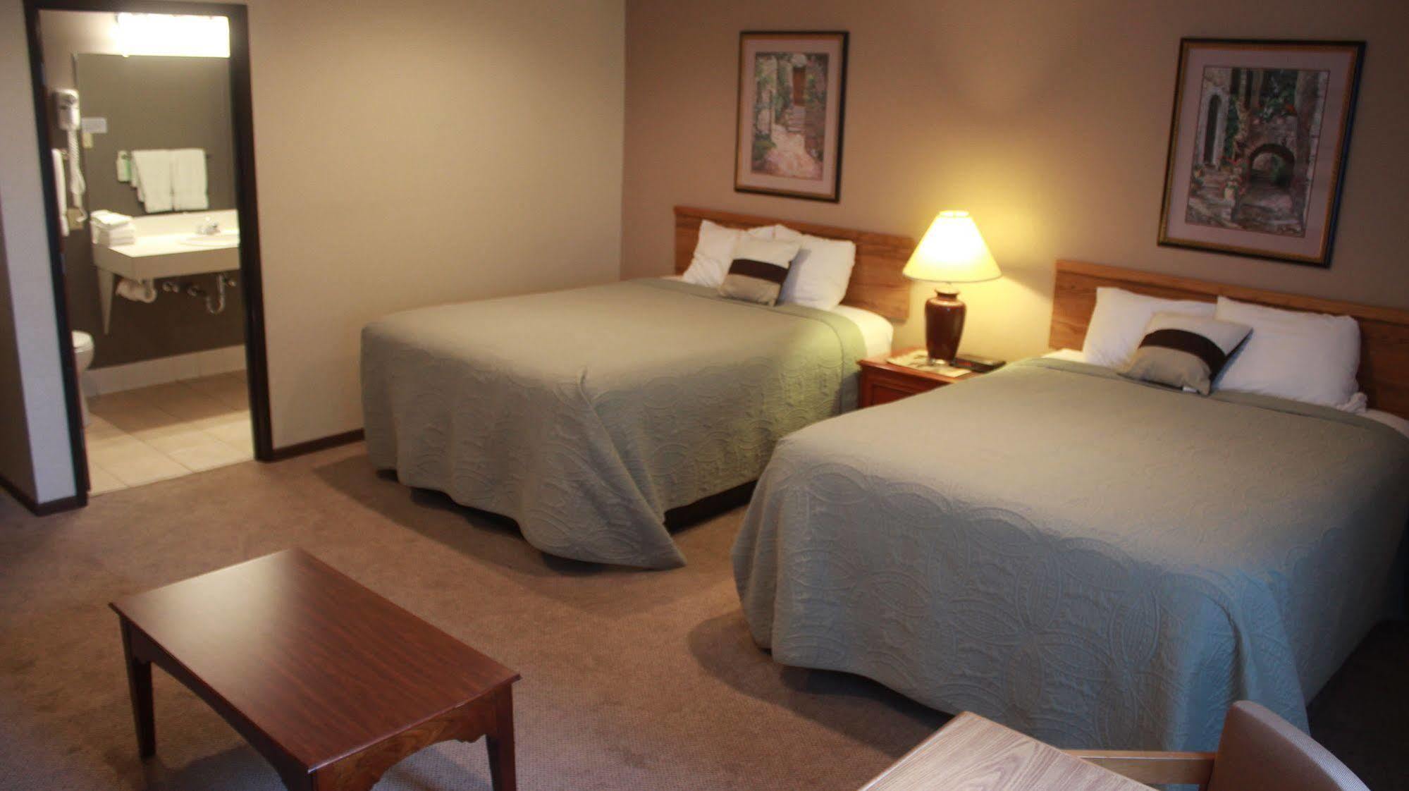 Shawano Four Seasons Resort Esterno foto