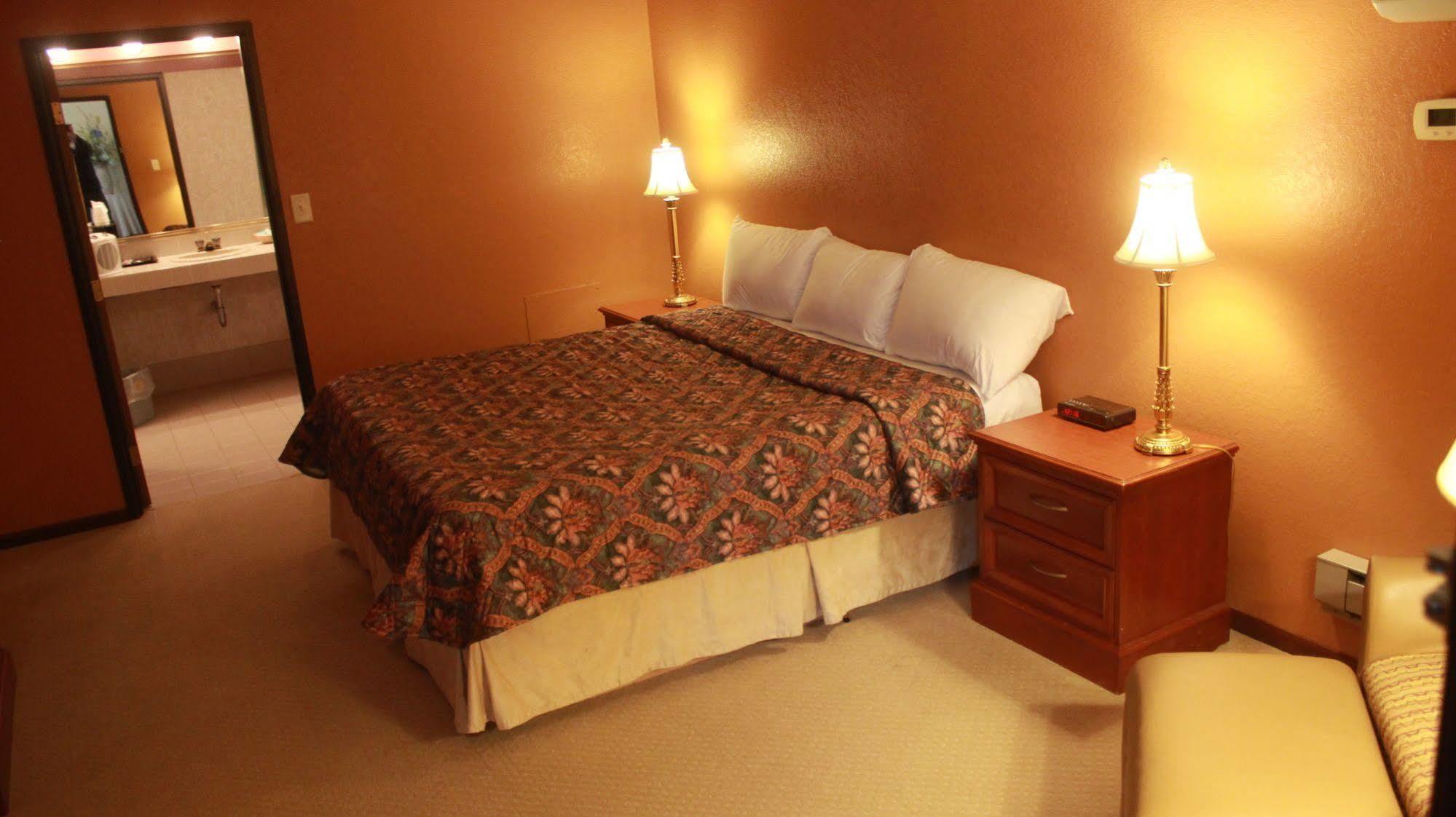 Shawano Four Seasons Resort Esterno foto
