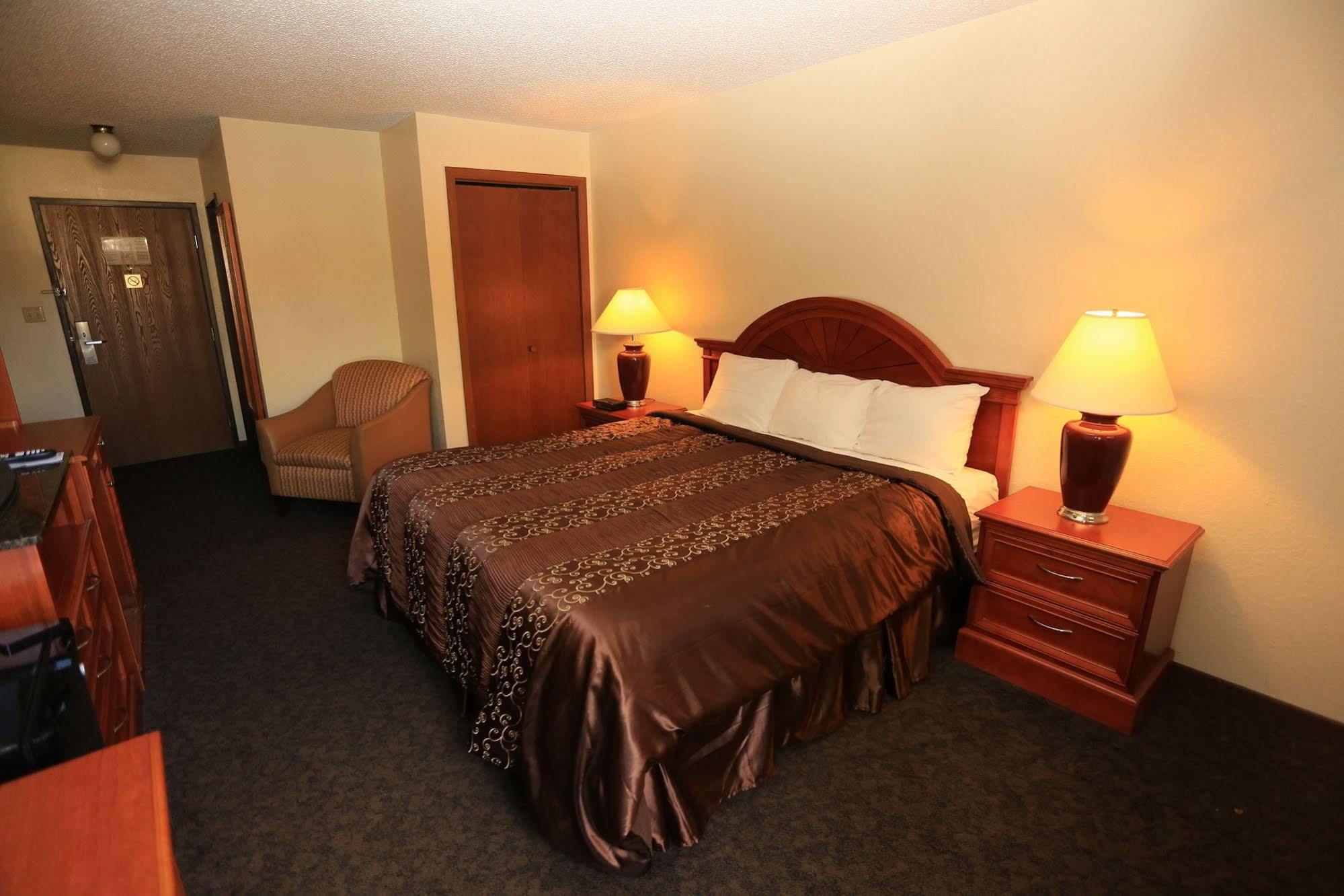 Shawano Four Seasons Resort Esterno foto