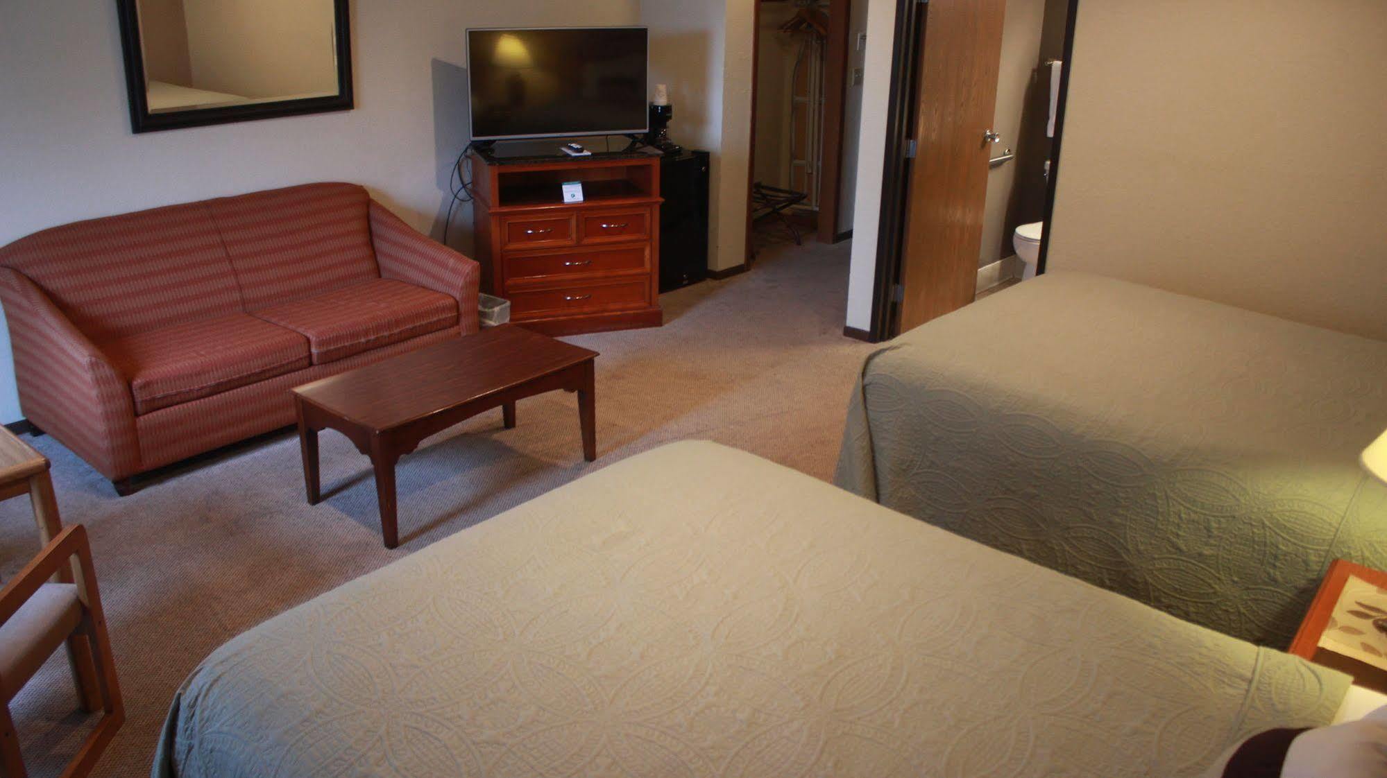 Shawano Four Seasons Resort Esterno foto